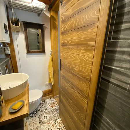 Atifa Apartment